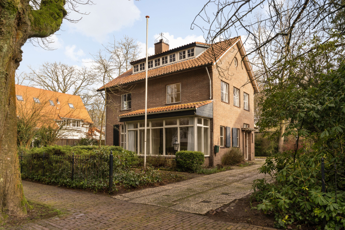 Van Houwelingenplantsoen 2, Vught